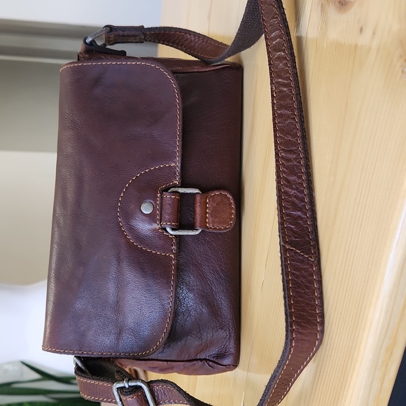 Jack Georges Voyager Emma Petite Crossbody Bag Bison Leather (model 7217) - Picture 4 of 16